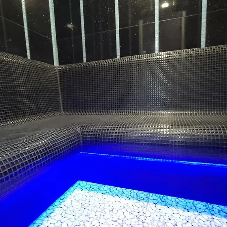 Sauna Suite Wola Centrum Subway Warsaw Exterior photo